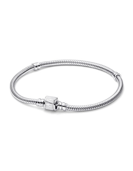 Pulsera Pandora Moments en plata de ley Cadena de Serpiente Cierre de Logo Marvel.