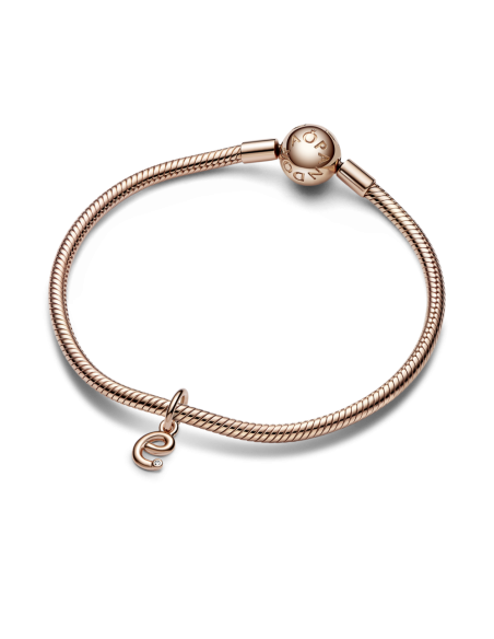 Charm Colgante con un recubrimiento en oro rosa de 14k Alfabeto Letra Minúscula E