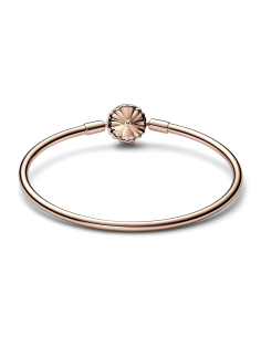 Pulsera Pandora Moments con un recubrimiento en oro rosa...