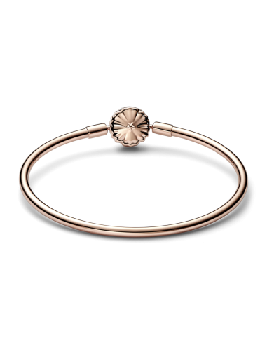 Pulsera Pandora Moments con un recubrimiento en oro rosa de 14k con cierre de Copo de Nieve Brillante