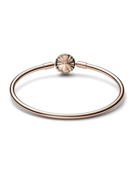 Pulsera Pandora Moments con un recubrimiento en oro rosa de 14k con cierre de Copo de Nieve Brillante