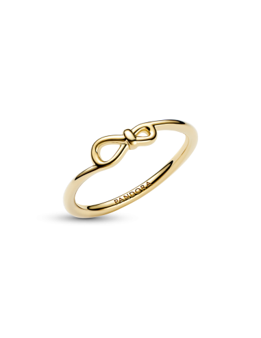 Anillo con un recubrimiento en oro de 14k Nudo...